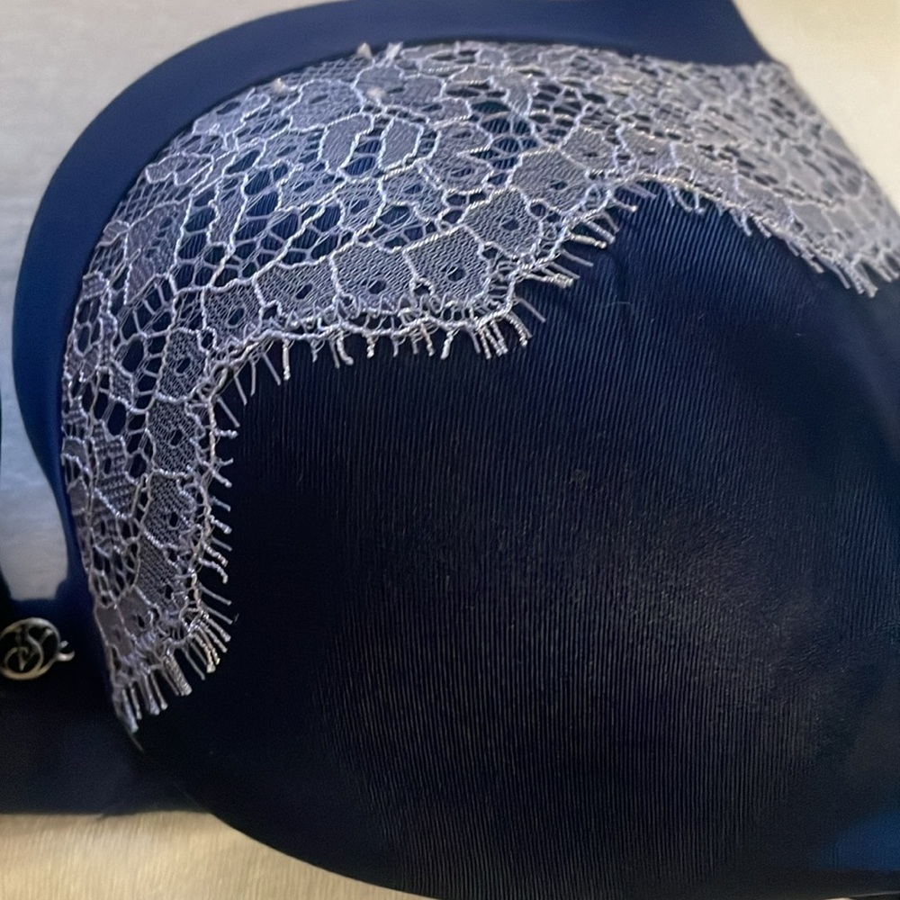 Victoria’s Secret - Pushup Bra - with lace - Picture 3 of 10